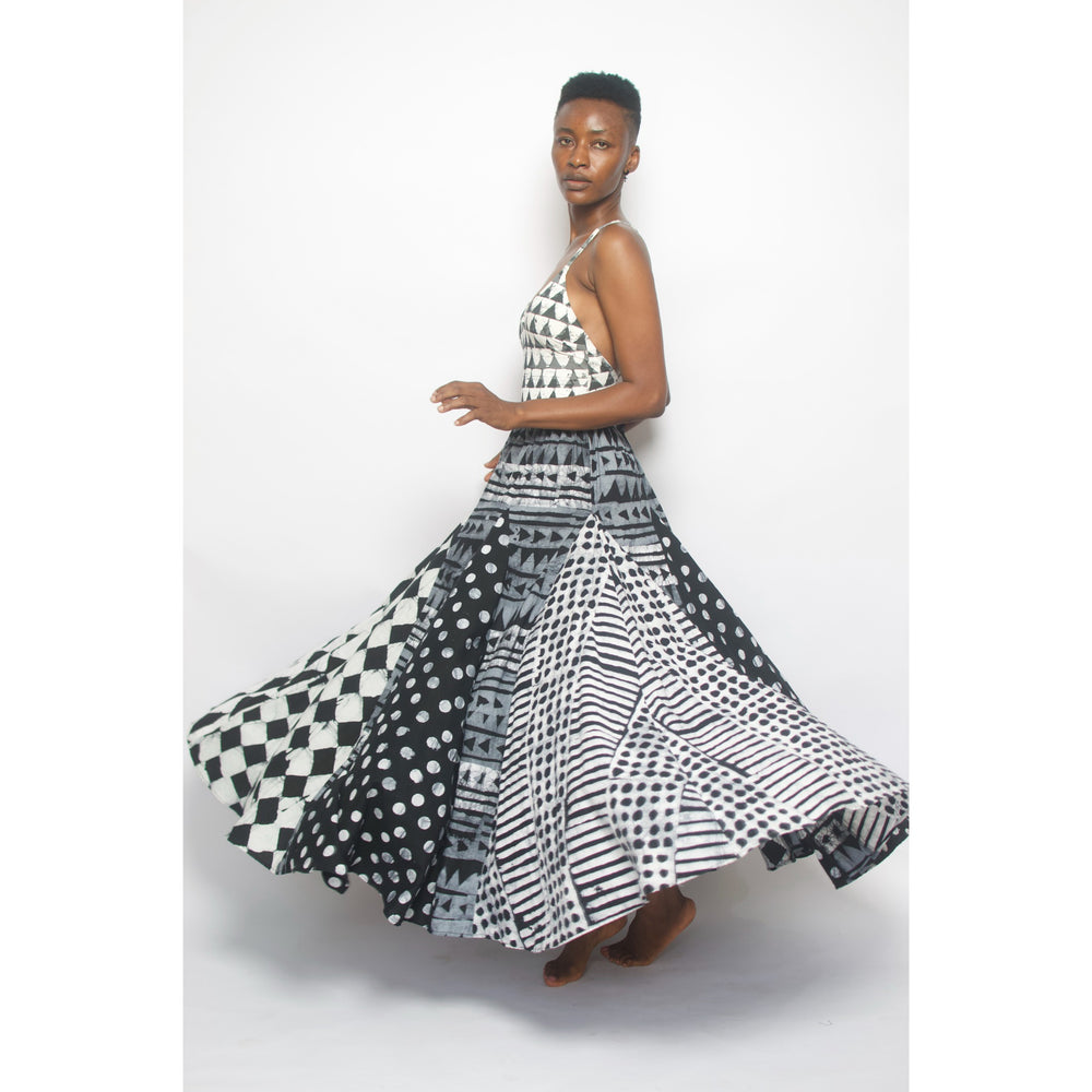 Ghana, Fashion, Africa, diaspora, cotton, dresses, GOWNS, skirts, shirts, tops, womenswear, womens, Handmade, bag, West Africa, Gift, travel, vacation, beach, picnic, pool, swim, sand, family, trip, luxury, resort, spring, summer, concert, gala, event, party, brunch, chic, custom, bespoke, plus-sized, extended sizes, inclusivity, celebration, special, cotton, packable, luxury, accessible, new, novelty, classic​, professor, academia, Africana